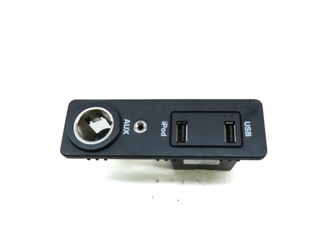 Thumbnail 4: 2013 LAND RANGE ROVER EVOQUE (L538) AUXILIARY AUX USB I-POD 12v INPUT JACK PANEL