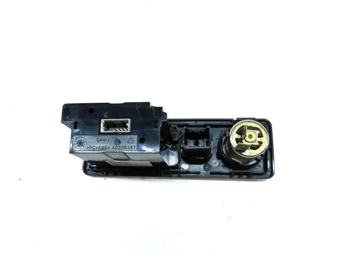 Thumbnail 5: 2013 LAND RANGE ROVER EVOQUE (L538) AUXILIARY AUX USB I-POD 12v INPUT JACK PANEL