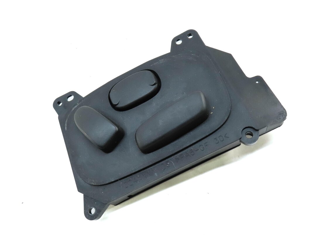 Thumbnail 3: 2013 LAND RANGE ROVER EVOQUE (L538) FRONT RIGHT PASSENGER SEAT ADJUST SWITCH