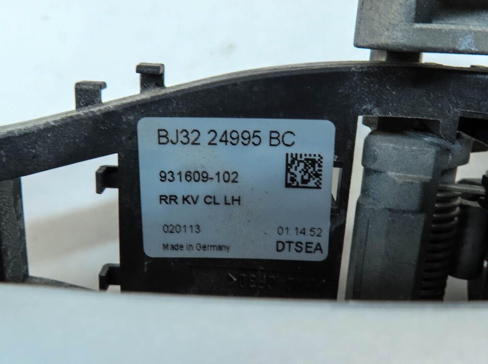 Thumbnail 7: 12-17 RANGE ROVER SPORT EVOQUE (L405 L494) LEFT REAR PASSIVE DOOR HANDLE SILVER