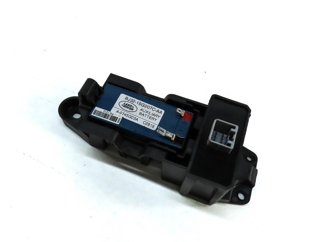 Thumbnail 1: 2013 LAND RANGE ROVER EVOQUE (L538) AUXILIARY BATTERY w/ BRACKET BJ3219G207AA
