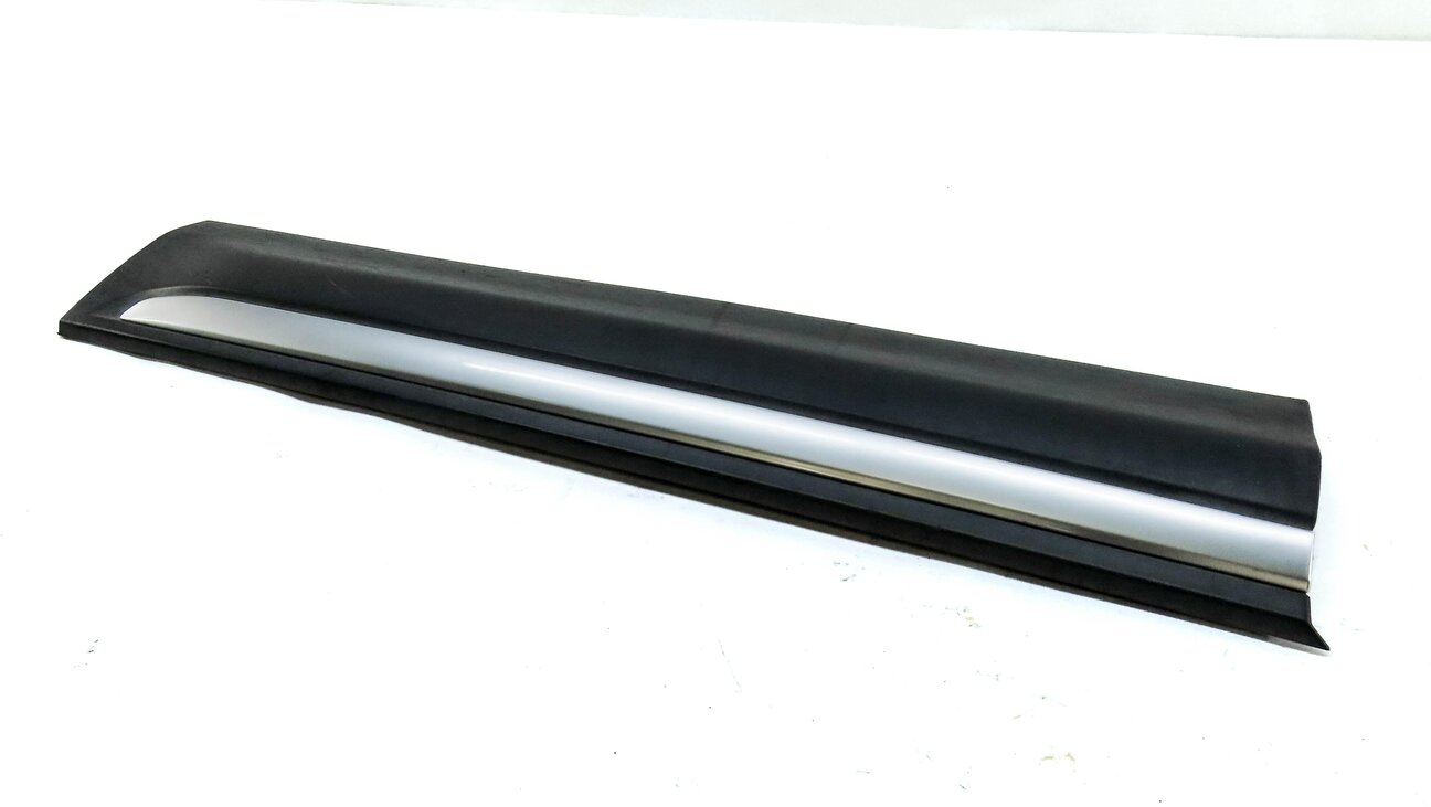 2013 LAND RANGE ROVER EVOQUE (L538) FRONT RIGHT LOWER DOOR MOULDING TRIM (BLACK)