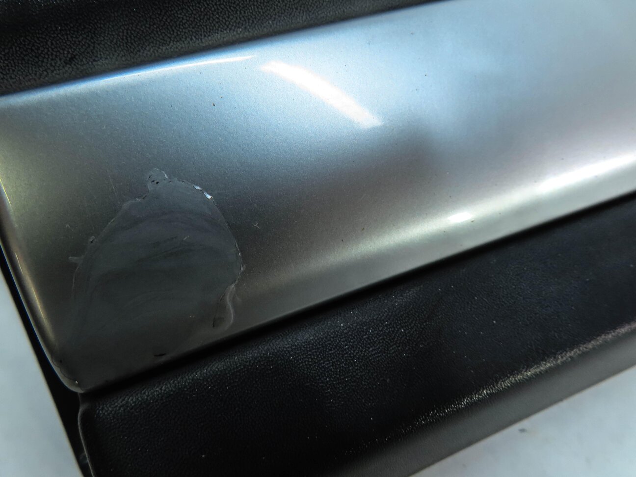 Thumbnail 9: 2013 LAND RANGE ROVER EVOQUE (L538) REAR RIGHT LOWER DOOR TRIM MOULDING (BLACK)