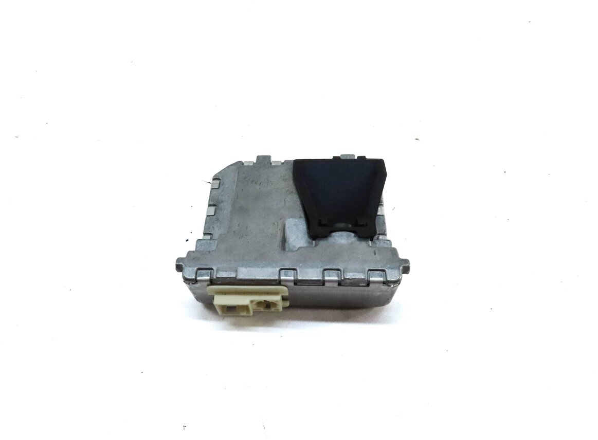 Thumbnail 4: 2013-2014 MERCEDES GL ML (W166 X166) FRONT WINDSHIELD LANE KEEP ADAS CAMERA