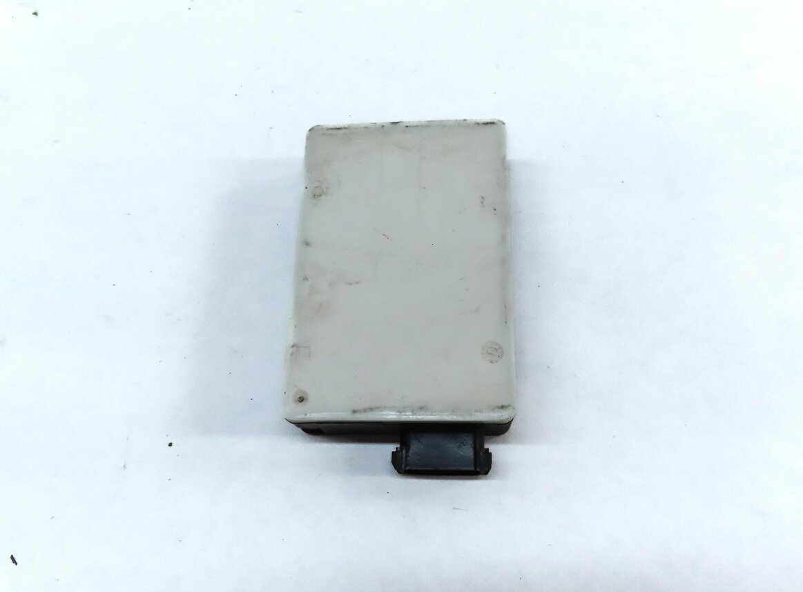 Thumbnail 5: 2014 MERCEDES GL350 GL450 GL550 GL63 CLS550 (C218 X166) BLIND SPOT RADAR MODULE