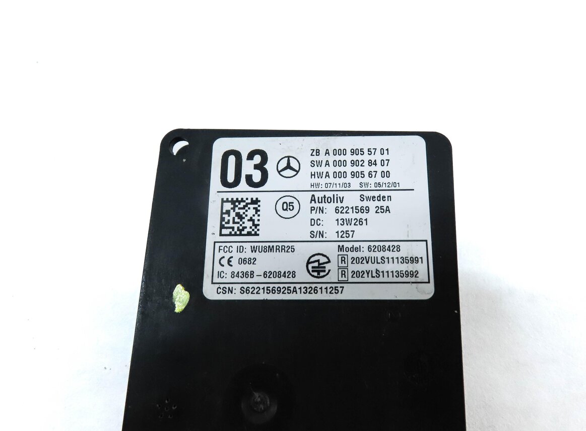 Thumbnail 4: 2014 MERCEDES GL350 GL450 GL550 GL63 CLS550 (C218 X166) BLIND SPOT RADAR MODULE