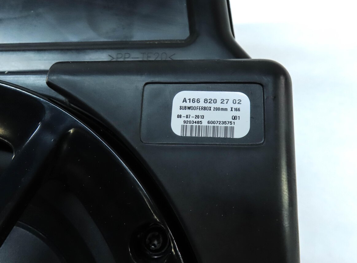 Thumbnail 4: 2014 MERCEDES GL550 (X166) RADIO STEREO BANG & OLUFSEN SUBWOOFER WOOFER SPEAKER