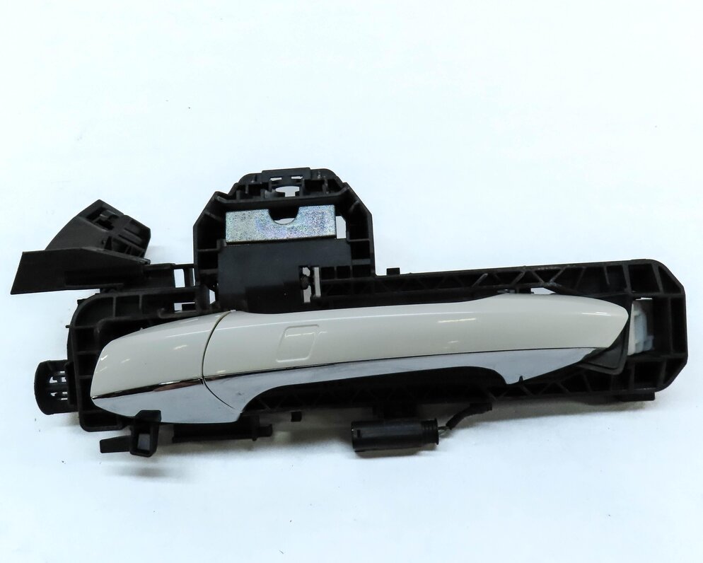 Thumbnail 2: 13-16 MERCEDES GL350 GL450 GL550 ML350 - LEFT REAR KEYLESS DOOR HANDLE (WHITE)