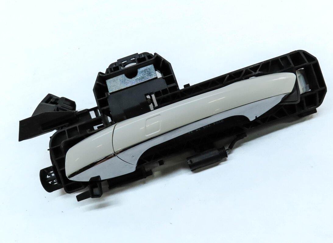 Thumbnail 3: 13-16 MERCEDES GL350 GL450 GL550 ML350 - LEFT REAR KEYLESS DOOR HANDLE (WHITE)
