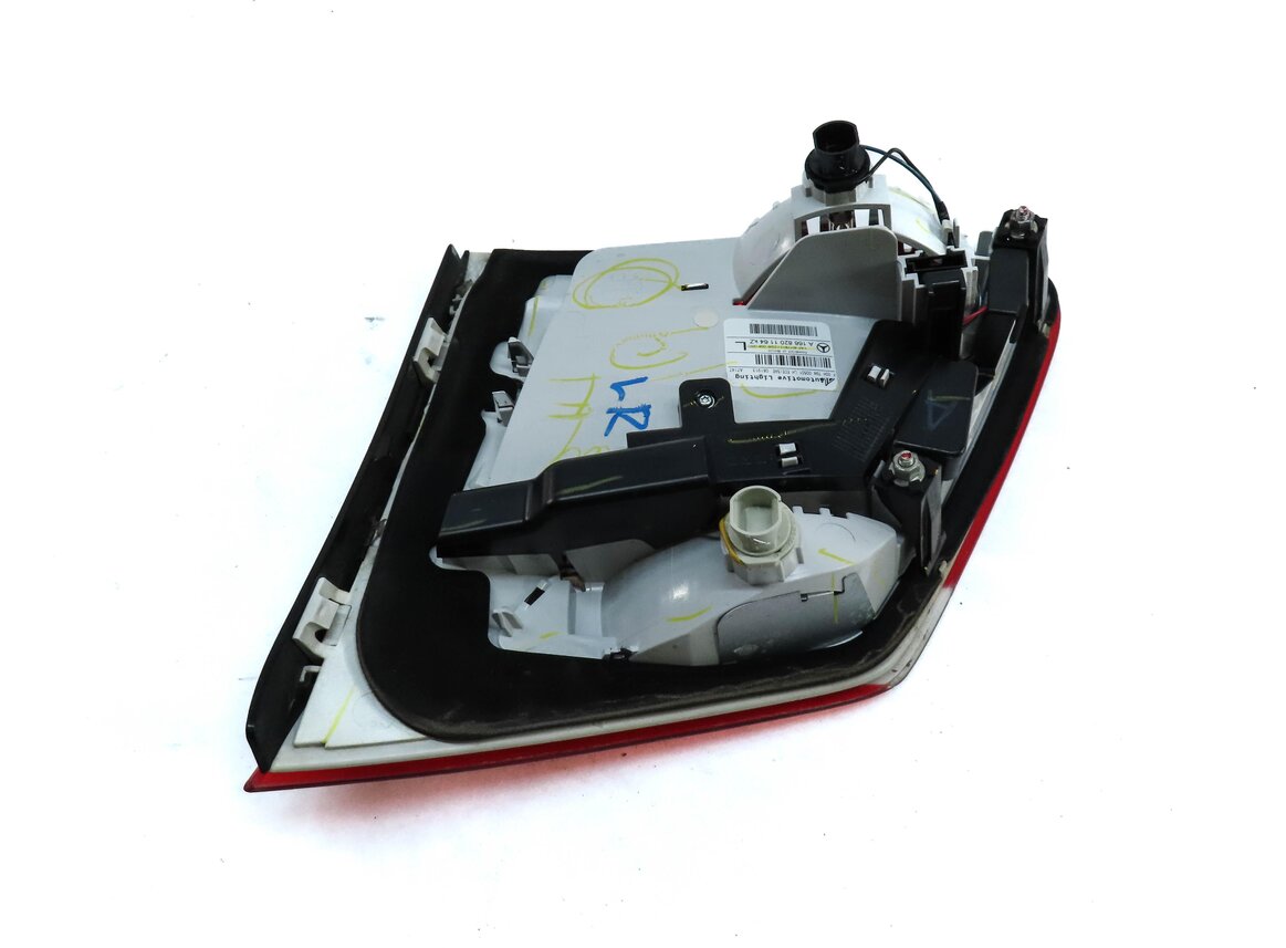 Thumbnail 5: 13-16 MERCEDES GL350 GL450 GL550 (X166) LEFT DRIVER INNER TAILLIGHT LIGHT LAMP