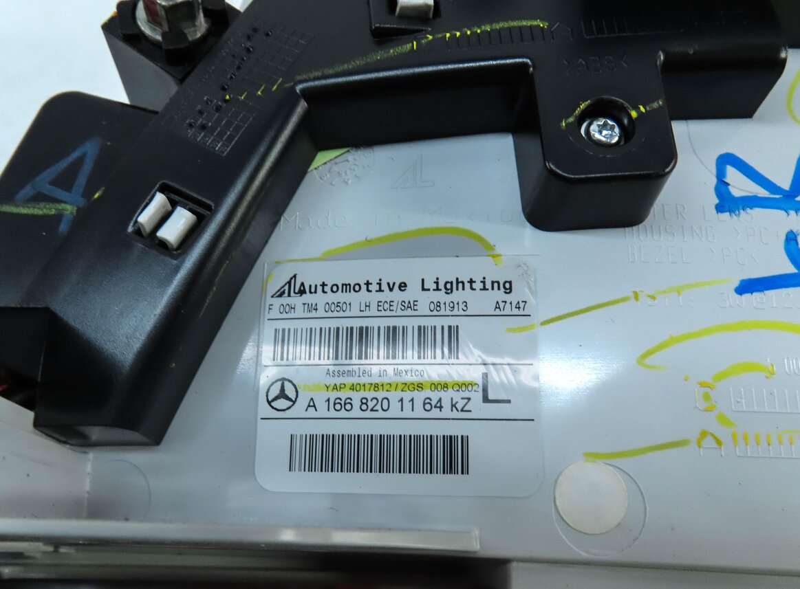 Thumbnail 7: 13-16 MERCEDES GL350 GL450 GL550 (X166) LEFT DRIVER INNER TAILLIGHT LIGHT LAMP