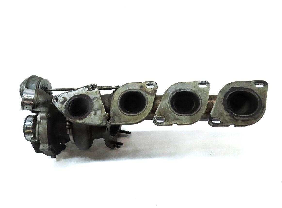 Thumbnail 2: 2011-2020 CL550 E550 GL450 GL550 ML550 S550 SL550 CLS550 4.6L RIGHT TURBOCHARGER