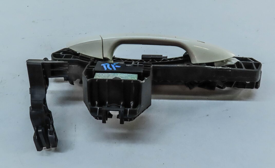 Thumbnail 4: 08-14 MERCEDES C300 C350 E350 E550 - RIGHT FRONT KEYLESS GO DOOR HANDLE (WHITE)
