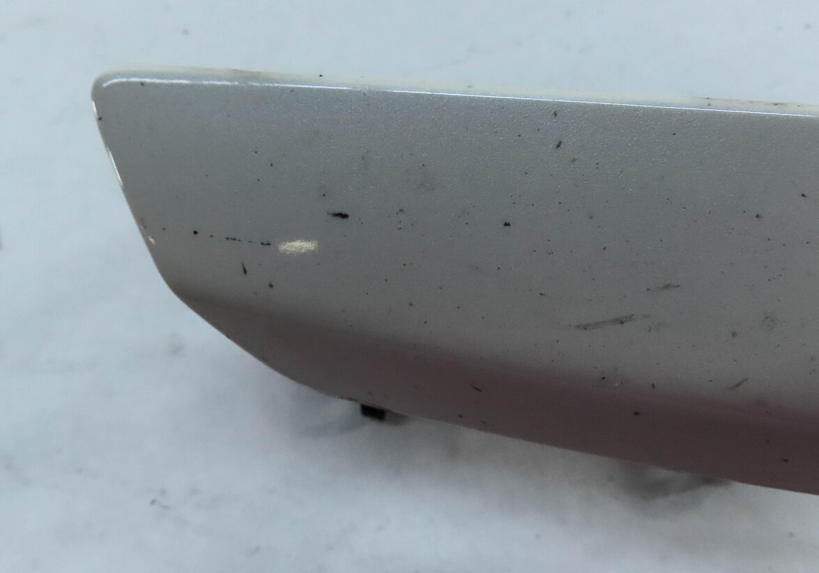 Thumbnail 7: 2014 MERCEDES GL550 (X166) FRONT RIGHT HEADLIGHT WASHER COVER TRIM (WHITE)