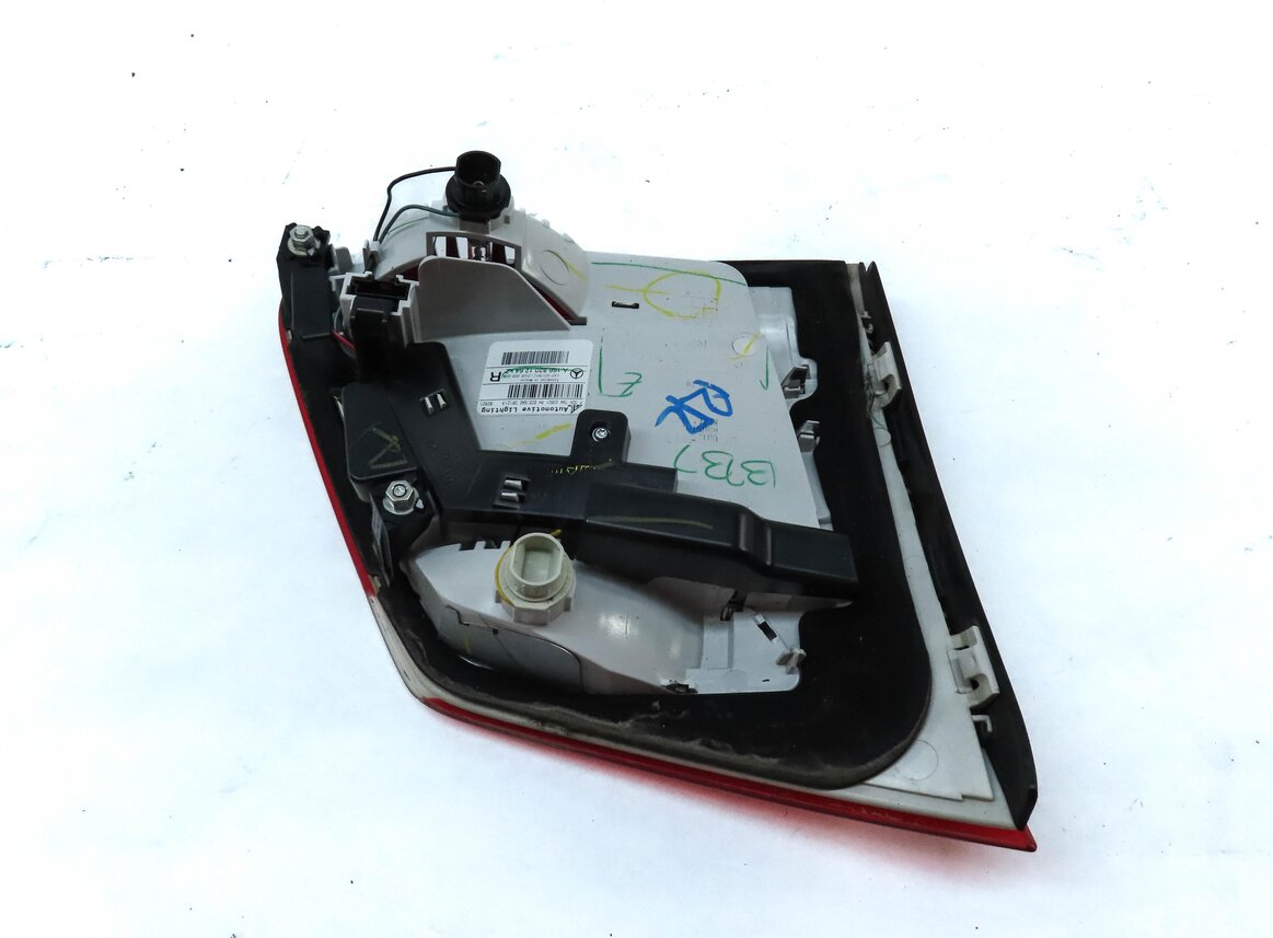 Thumbnail 5: 13-16 MERCEDES GL350 GL450 GL550 (X166) RIGHT REAR INNER TAILLIGHT LIGHT LAMP
