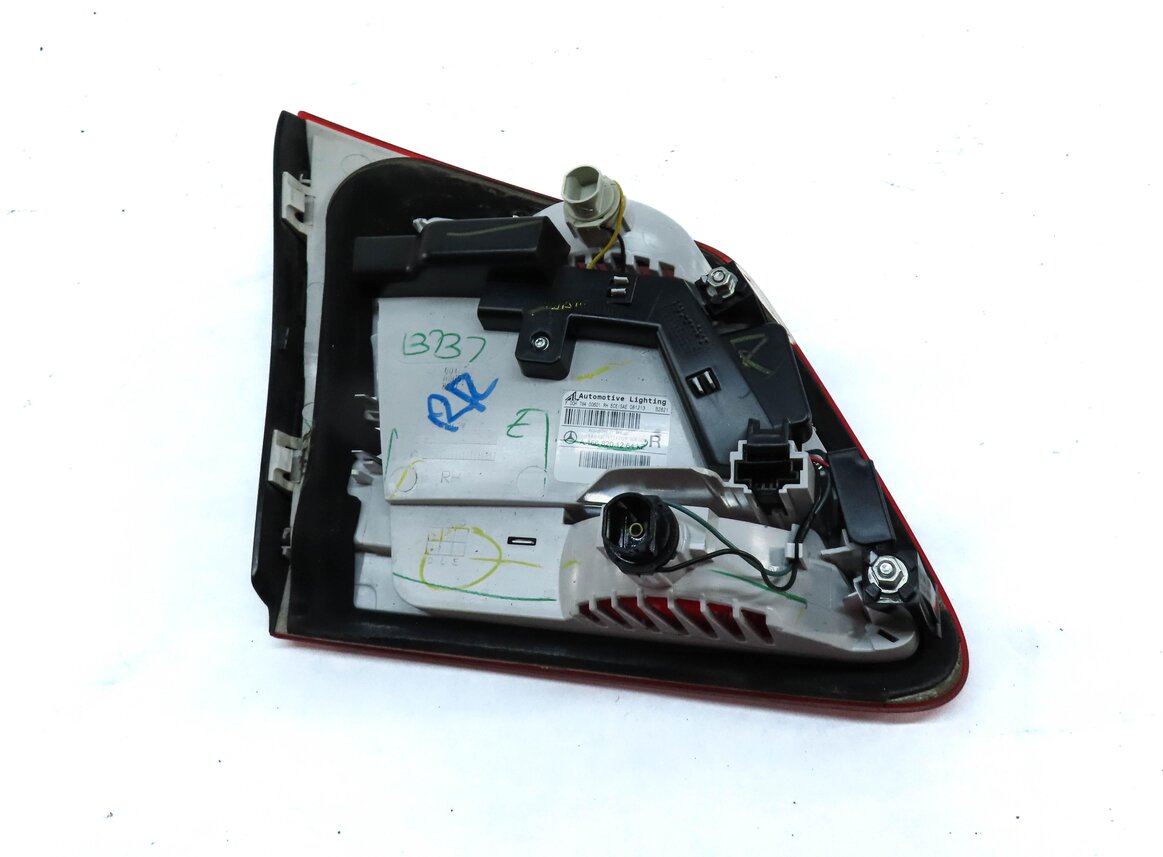Thumbnail 6: 13-16 MERCEDES GL350 GL450 GL550 (X166) RIGHT REAR INNER TAILLIGHT LIGHT LAMP