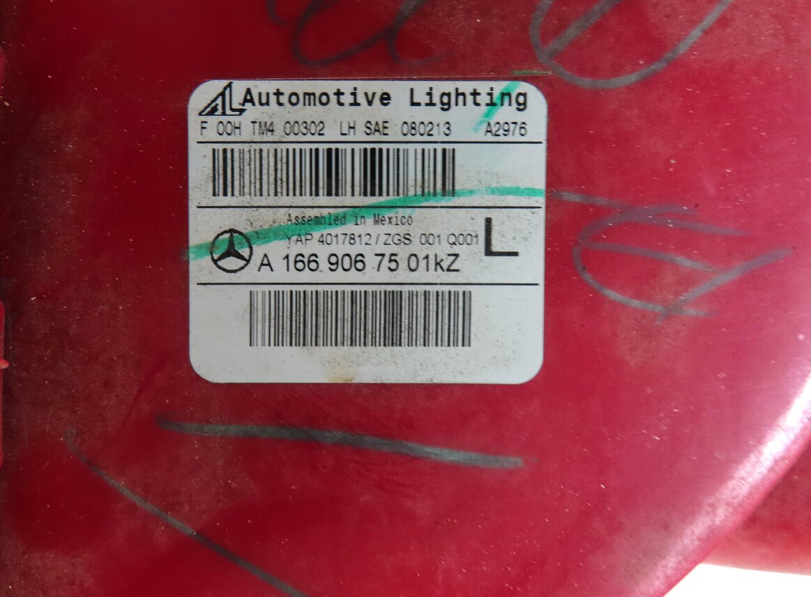 Thumbnail 6: 13-16 MERCEDES GL350 GL450 GL550 (X166) LEFT DRIVER TAILLIGHT BRAKE LIGHT LAMP
