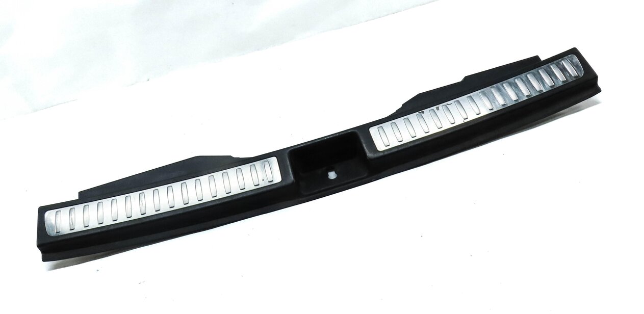 Thumbnail 3: 2014 MERCEDES GL550 X166 REAR HATCH TRUNK SCUFF PLATE SILL TRIM PANEL 1666900341
