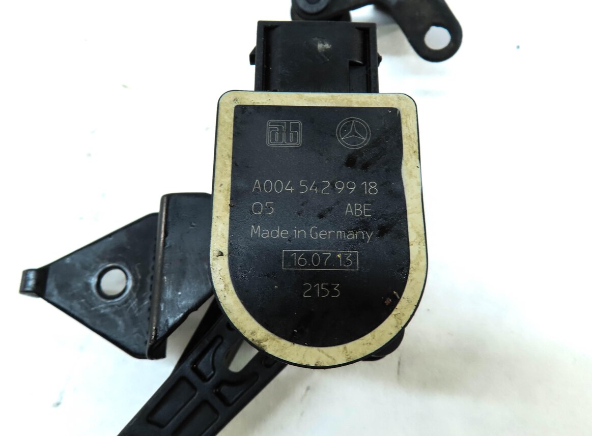Thumbnail 5: 2014 MERCEDES GL550 (X166) FRONT RIGHT PASSENGER SUSPENSION HEIGHT LEVEL SENSOR