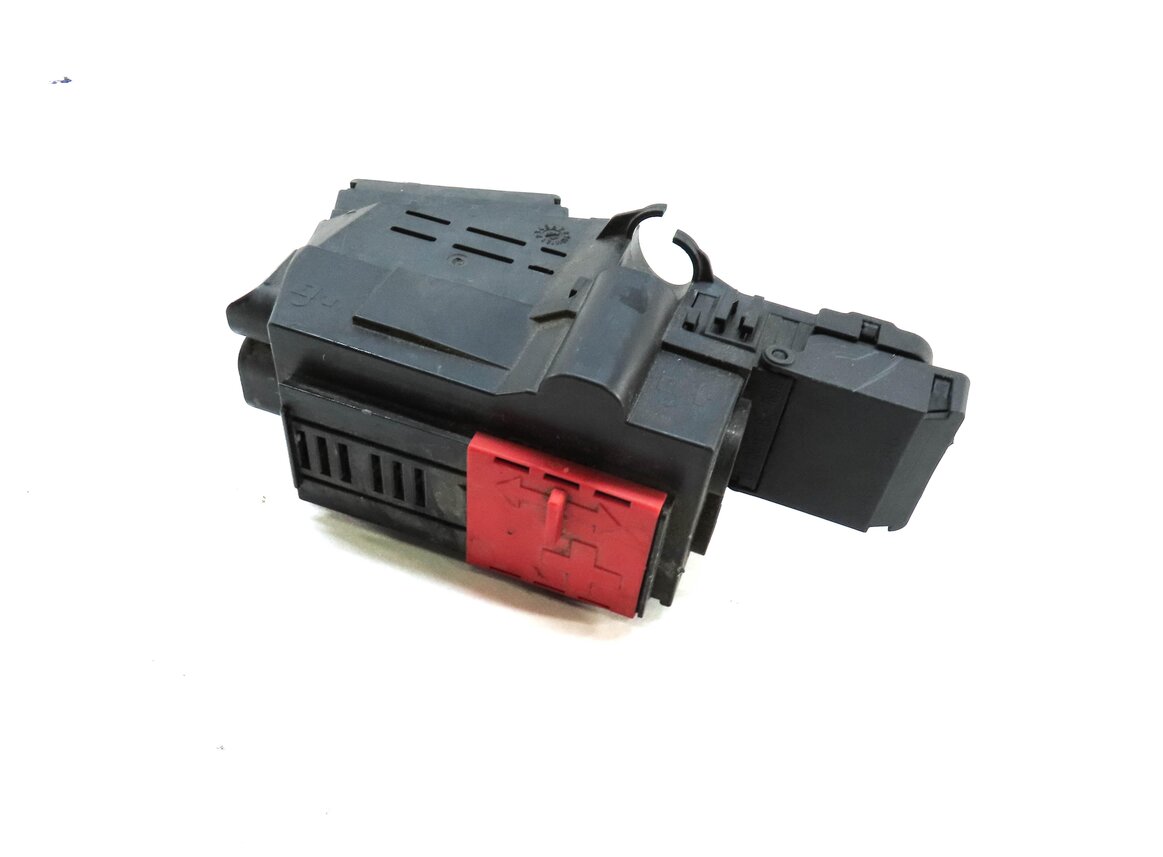 Thumbnail 1: 2014 MERCEDES GL550 (X166) POSITIVE TERMINAL JUNCTION BOX JUMPER POST 1665402450