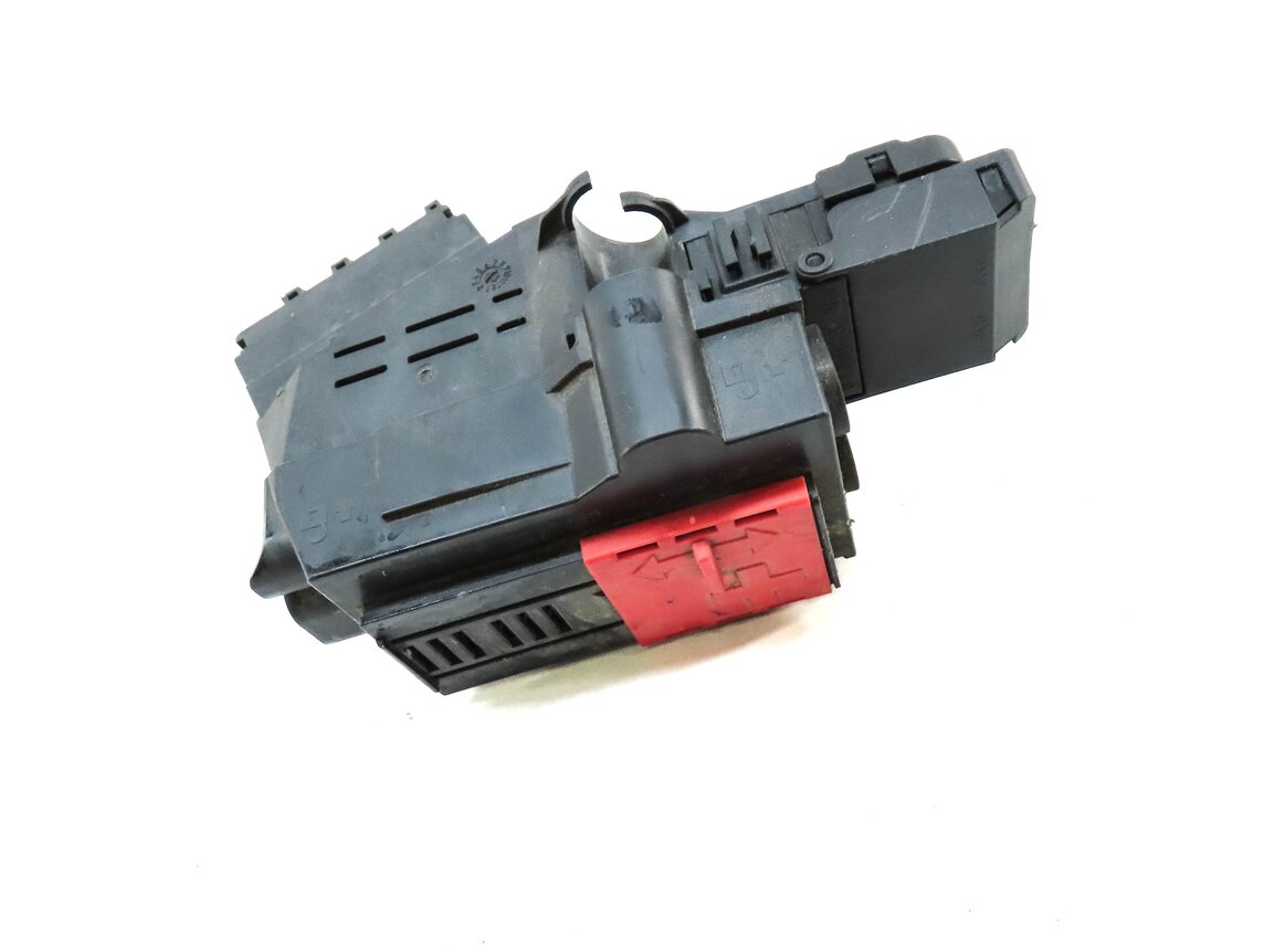Thumbnail 3: 2014 MERCEDES GL550 (X166) POSITIVE TERMINAL JUNCTION BOX JUMPER POST 1665402450