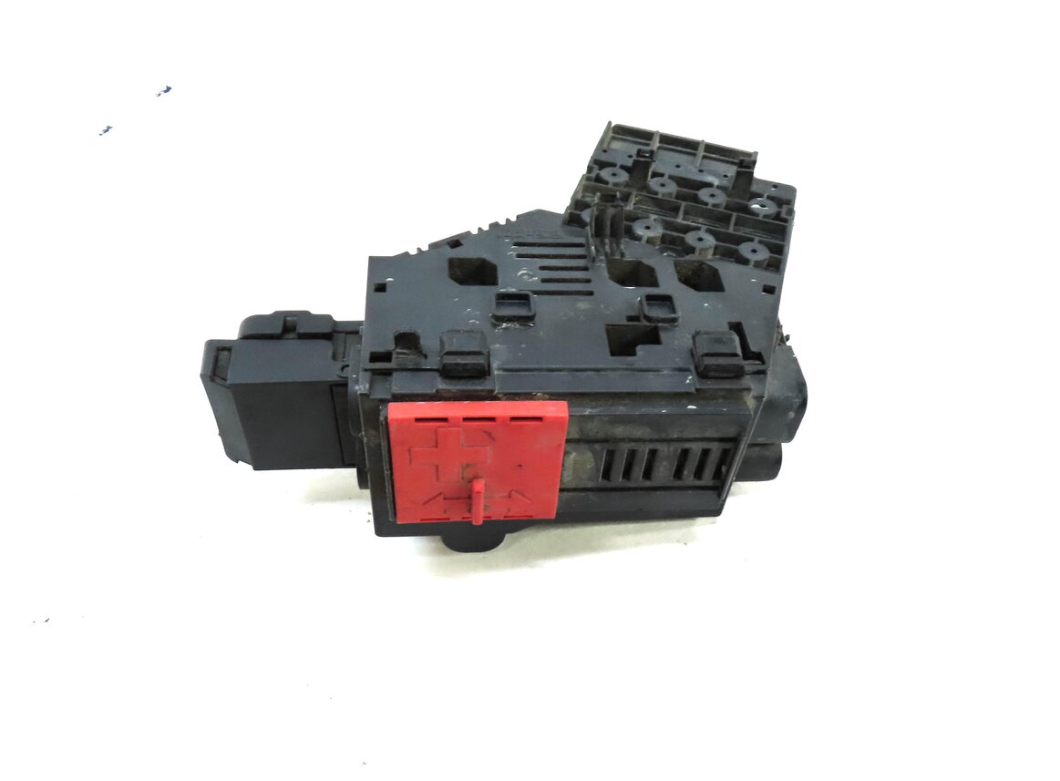 Thumbnail 5: 2014 MERCEDES GL550 (X166) POSITIVE TERMINAL JUNCTION BOX JUMPER POST 1665402450