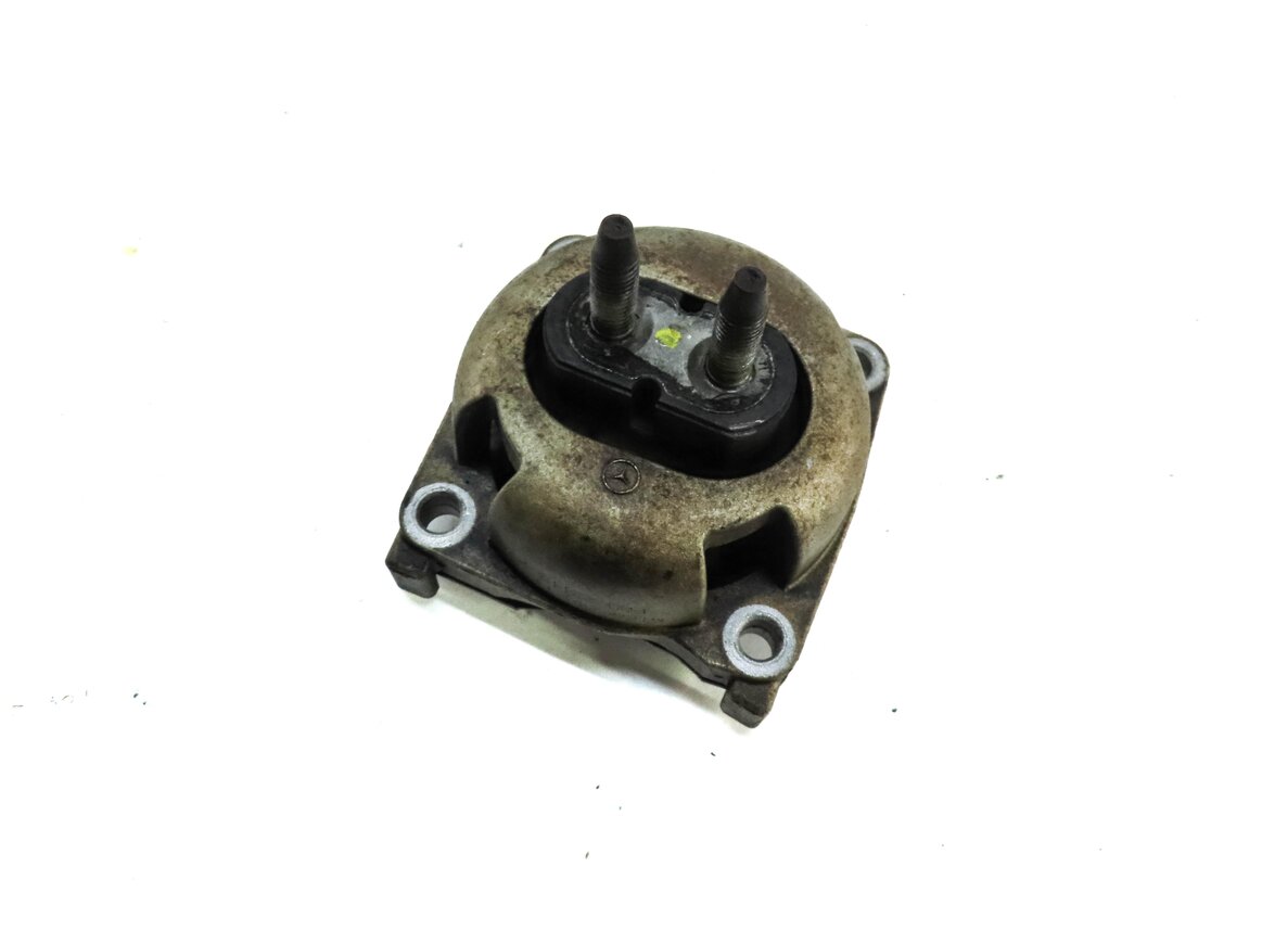 2014 MERCEDES GL550 (X166) 4.6L AUTO TRANSMISSION MOUNT BRACKET 1662401118