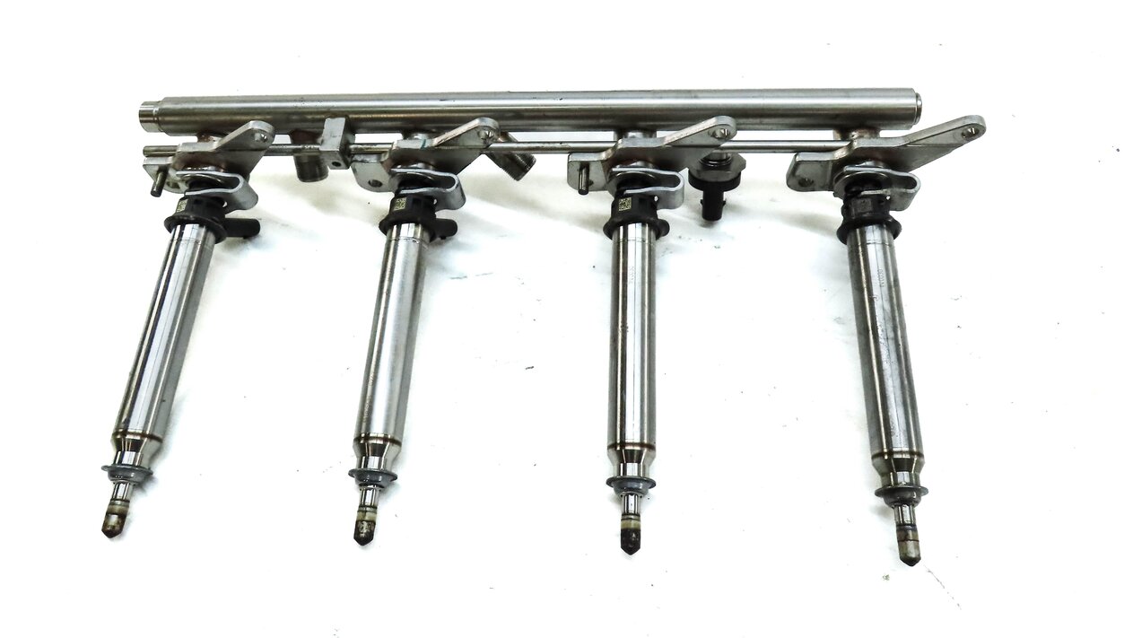 Thumbnail 5: 2014 MERCEDES GL550 (X166) 4.6L TURBO M278 ENGINE FUEL INJECTOR SET 8 w/ RAILS