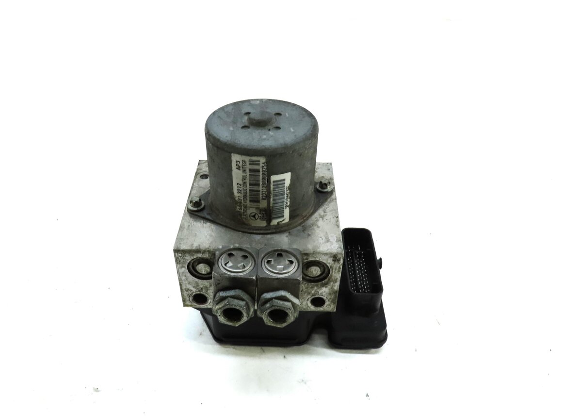 Thumbnail 2: 2014-2015 MERCEDES GL350 GL450 GL550 (X166) ADAPTIVE CRUISE - ABS BRAKE PUMP