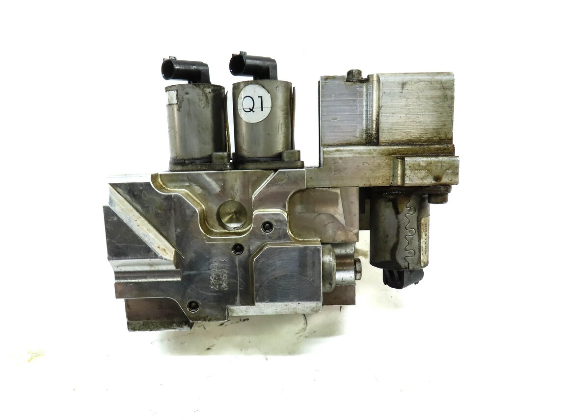 Thumbnail 5: 2014 MERCEDES GL550 (X166) FRONT ACTIVE SWAY BAR HYDRAULIC BLOCK 1663201158