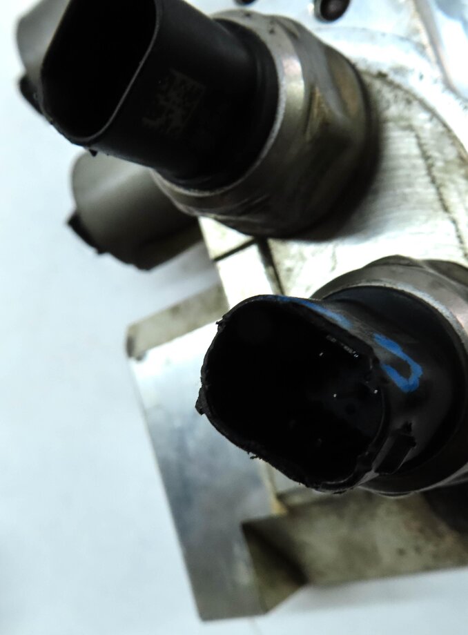 Thumbnail 8: 2014 MERCEDES GL550 (X166) FRONT ACTIVE SWAY BAR HYDRAULIC BLOCK 1663201158