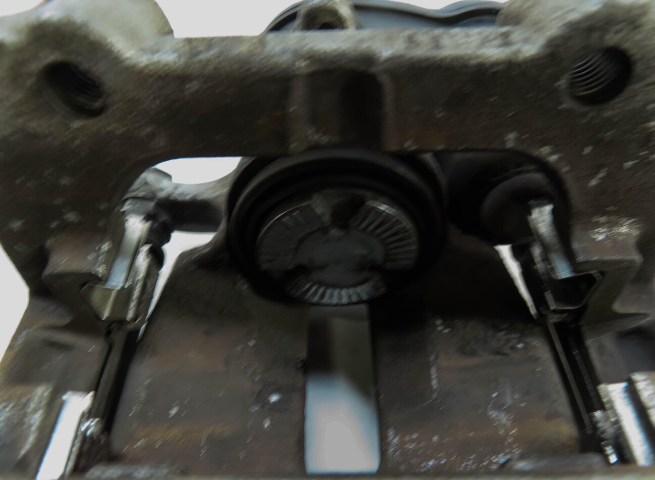 Thumbnail 7: 13-19 MERCEDES GL GLE GLS ML (W166 X166) RIGHT REAR BRAKE CALIPER w/ ACTUATOR