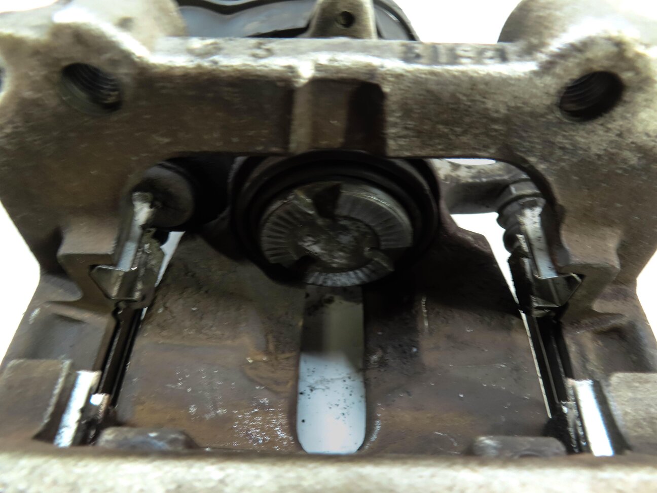 Thumbnail 7: 2013-2019 MERCEDES GL GLE GLS ML (W166 X166) LEFT REAR BRAKE CALIPER w/ ACTUATOR