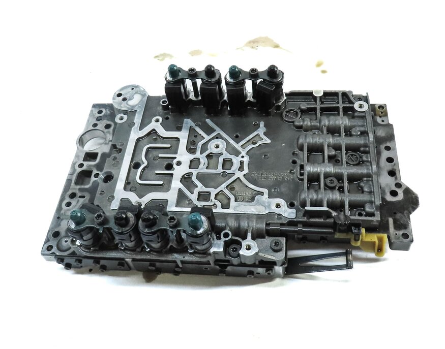 Thumbnail 2: 12-15 MERCEDES C250 C350 SLK250 SLK350 (R172 W204) TRANSMISSION VALVE BODY BLOCK