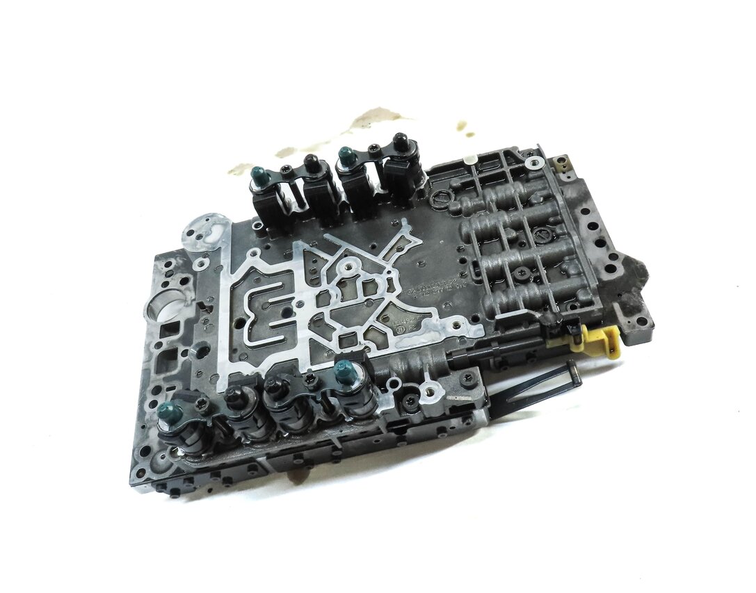 Thumbnail 3: 12-15 MERCEDES C250 C350 SLK250 SLK350 (R172 W204) TRANSMISSION VALVE BODY BLOCK