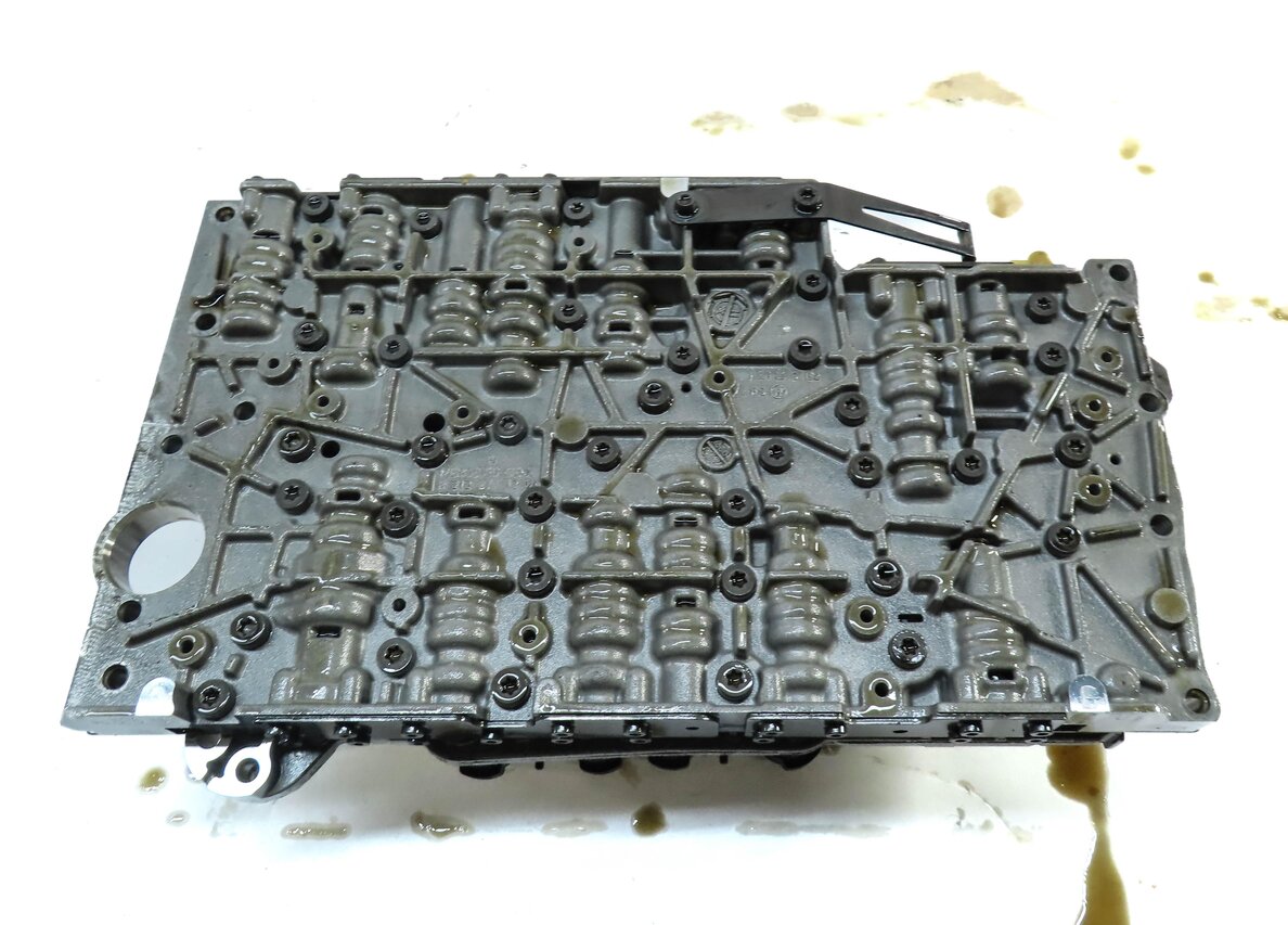 Thumbnail 7: 12-15 MERCEDES C250 C350 SLK250 SLK350 (R172 W204) TRANSMISSION VALVE BODY BLOCK