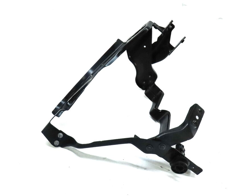 2012 MERCEDES C250 SEDAN (W204) FRONT RIGHT HEADLIGHT HEAD LAMP MOUNT BRACKET