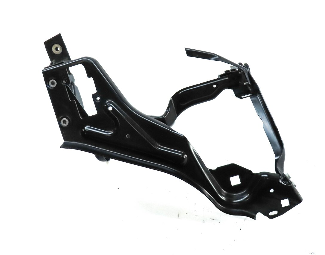 Thumbnail 5: 2012 MERCEDES C250 SEDAN (W204) FRONT RIGHT HEADLIGHT HEAD LAMP MOUNT BRACKET