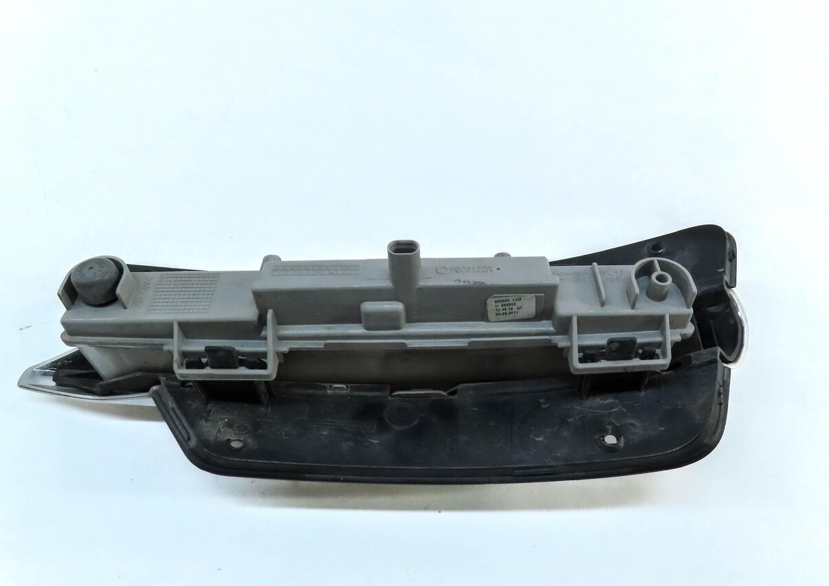 Thumbnail 5: 12-14 MERCEDES C CLASS (W204) FRONT RIGHT LOWER BUMPER DAYTIME RUNNING FOG LIGHT