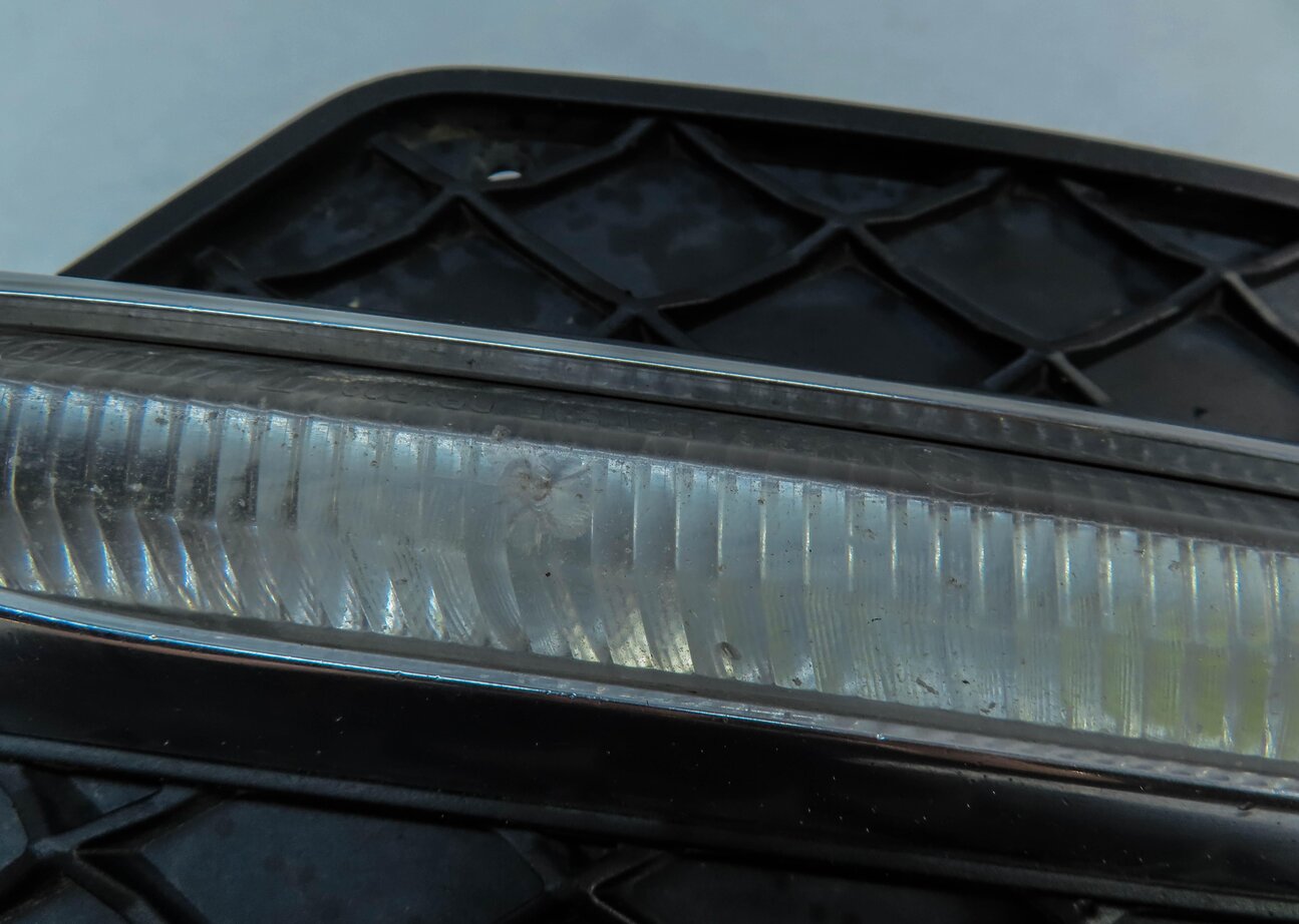 Thumbnail 9: 12-14 MERCEDES C CLASS (W204) FRONT RIGHT LOWER BUMPER DAYTIME RUNNING FOG LIGHT