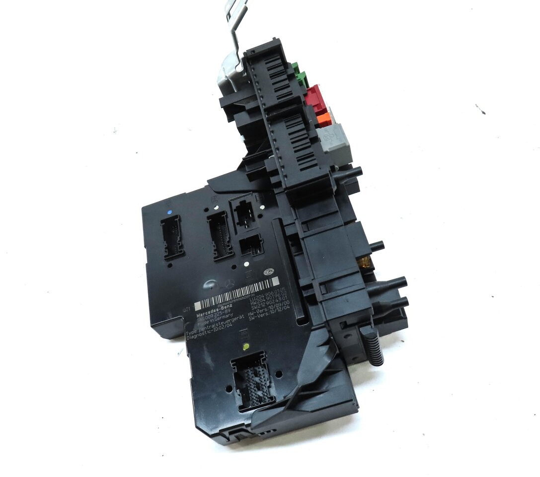 Thumbnail 3: 2011-2015 MERCEDES C-CLASS (W204) REAR SIGNAL ACQUISITION CONTROL MODULE SAM