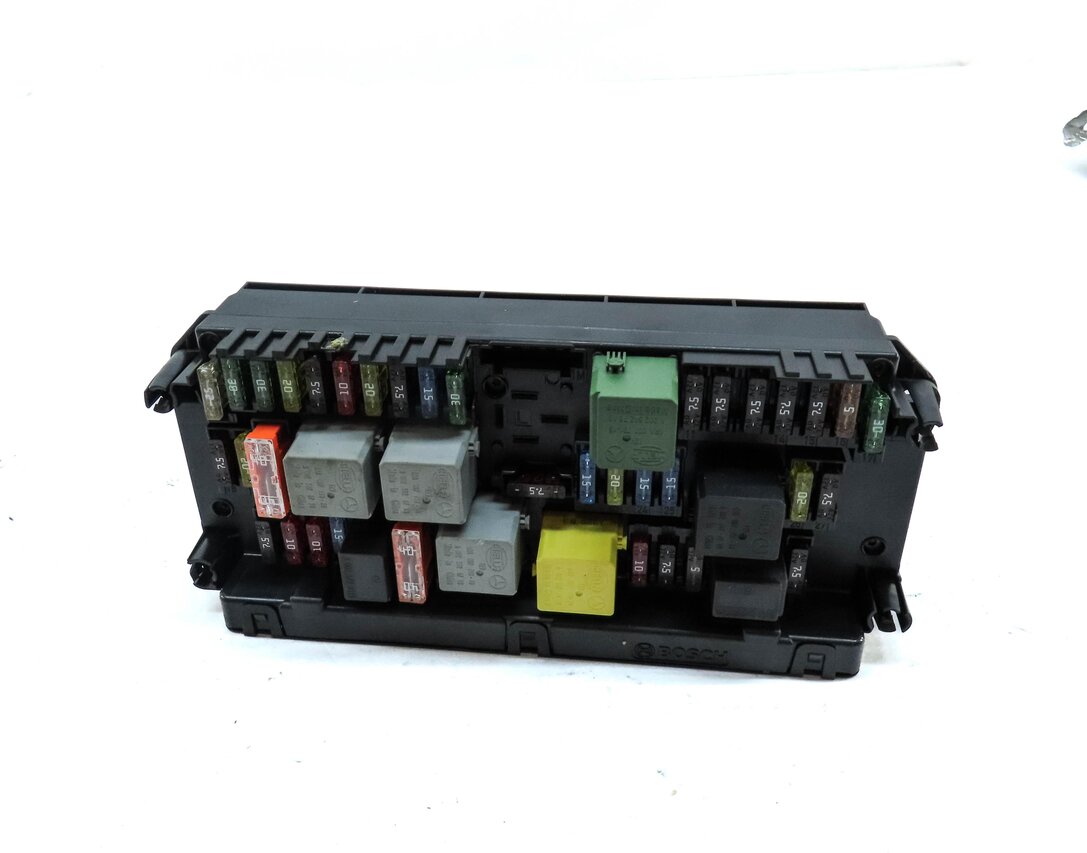 Thumbnail 4: 2012 MERCEDES C250 SEDAN (W204) FRONT LEFT SIGNAL ACQUISITION MODULE SAM