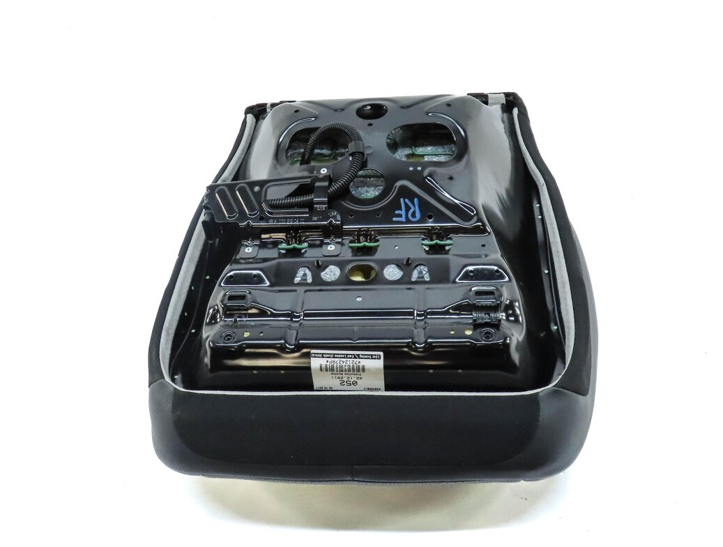 Thumbnail 4: 08-14 MERCEDES C CLASS (W204) FRONT RIGHT PASSENGER LOWER SEAT CUSHION (BLACK)