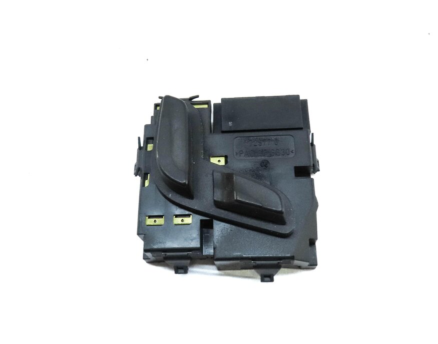 Thumbnail 2: 10-17 MERCEDES C E GLK CLS (W204 W207 W212 W218) LEFT DRIVER SEAT ADJUST SWITCH
