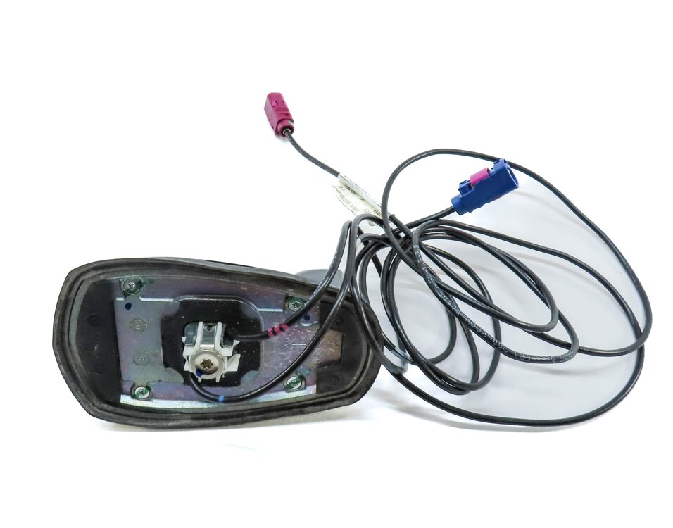 Thumbnail 6: 2008-2012 MB C350 C300 C63 C250 (W204) RADIO STEREO SHARK FIN ANTENNA (BLACK)