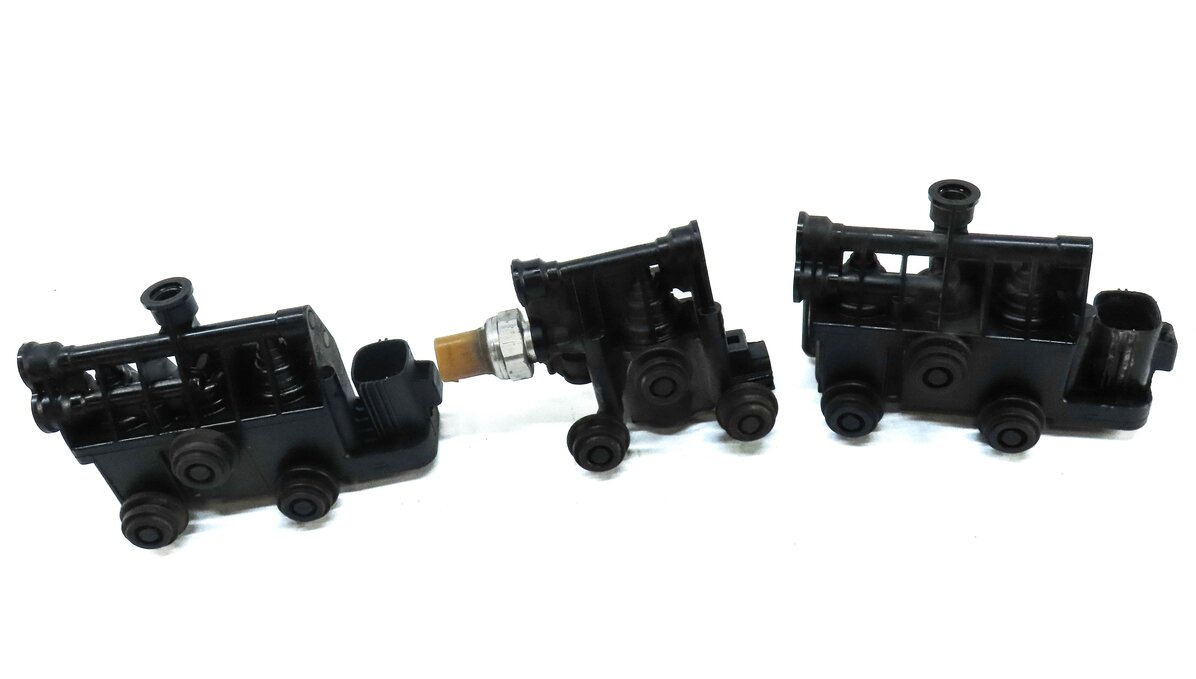 Thumbnail 2: 2011 LAND RANGE ROVER SPORT (L320) AIR SUSPENSION TRANSFER RELIEF VALVE SET 3