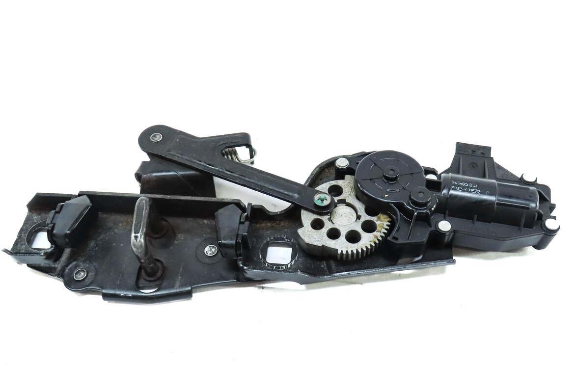 Thumbnail 2: 2011 LAND RANGE ROVER SPORT (L320) REAR TRUNK TAILGATE LOWER LOCK LATCH STRIKER