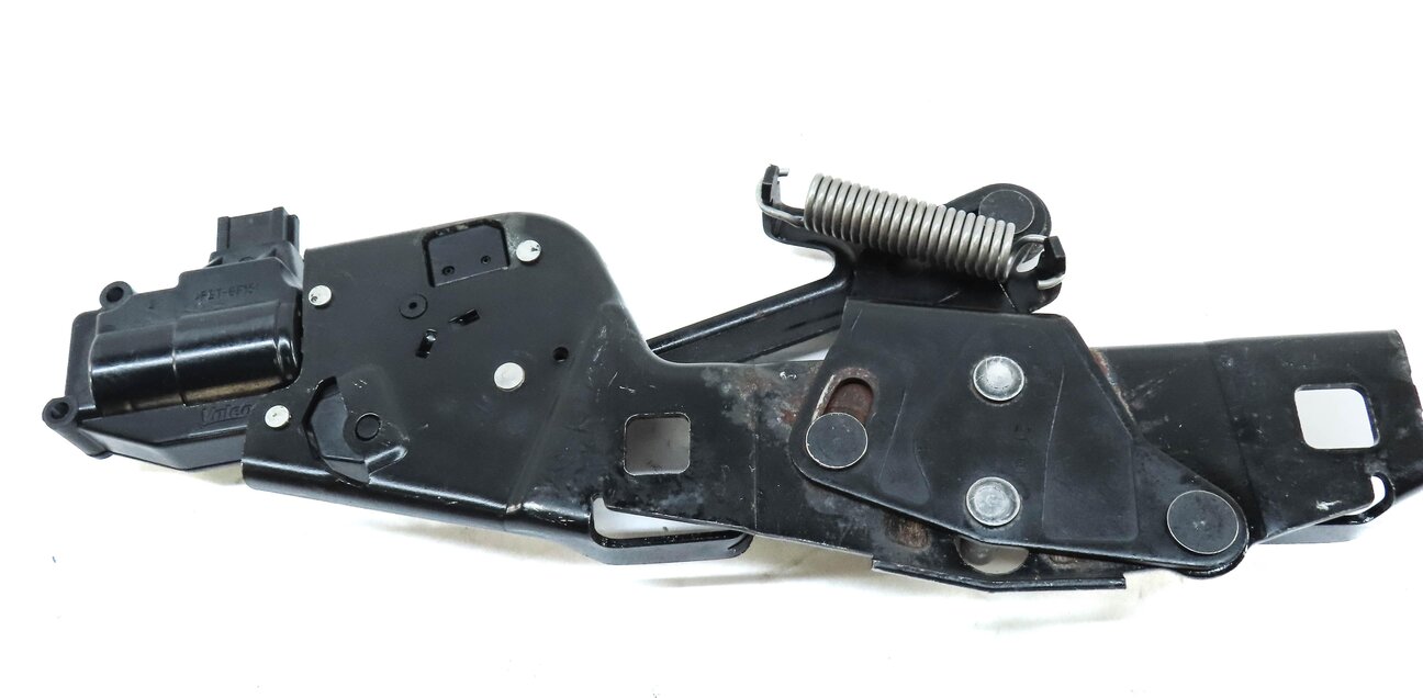 Thumbnail 5: 2011 LAND RANGE ROVER SPORT (L320) REAR TRUNK TAILGATE LOWER LOCK LATCH STRIKER