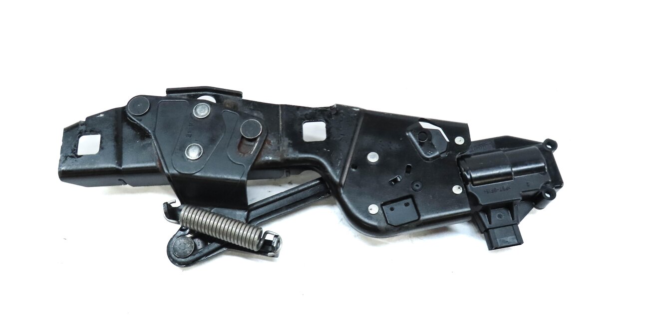 Thumbnail 7: 2011 LAND RANGE ROVER SPORT (L320) REAR TRUNK TAILGATE LOWER LOCK LATCH STRIKER