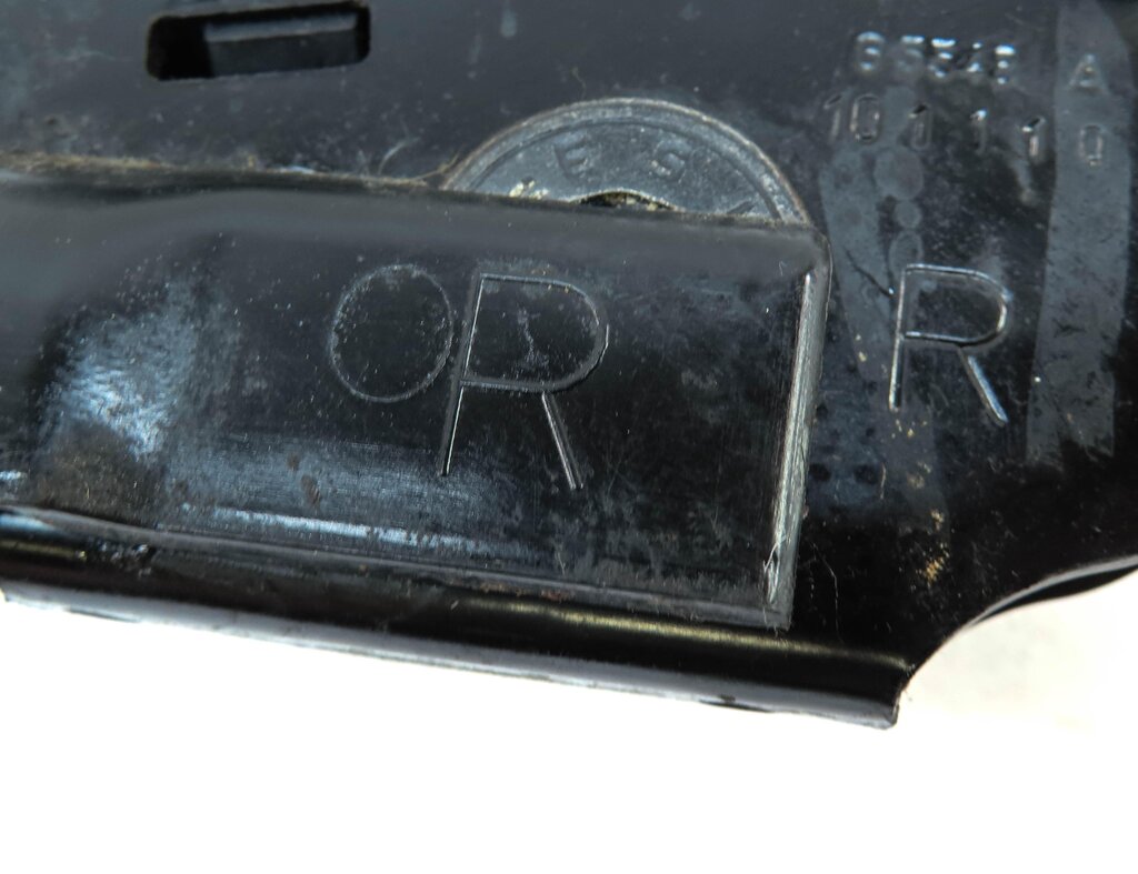 Thumbnail 5: 2008-2016 LR3 LR4 / RANGE ROVER SPORT (L320) RIGHT PASSENGER SEATBELT RECEIVER
